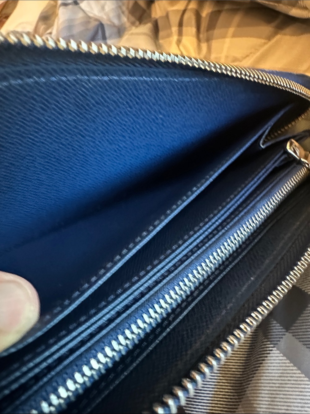 NICE! #475 LOUIS VUTTON Navy Epi Zip-Around Wallet, Authentic 8โ - Picture 9 of 14